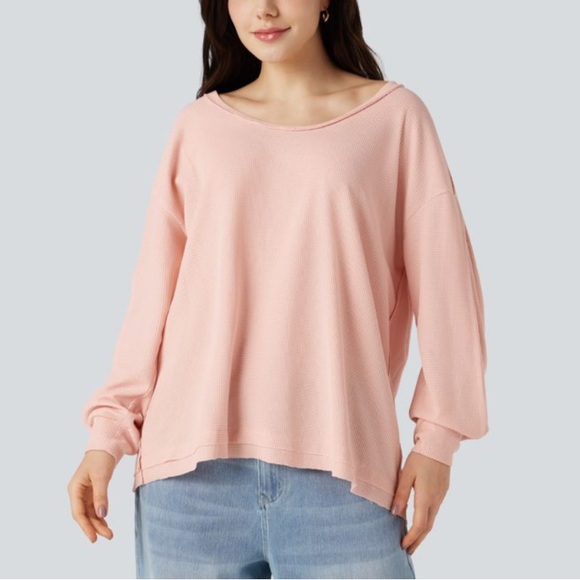 HALARA Tops - Scoop Neck Waffle Fit Top by Halara
